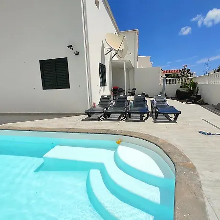 Gara, Semi-detached Duplex, Terrace And Private Pool Hébergement de vacances *